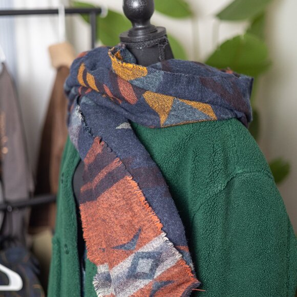 Cozy Southwest Aztec Pattern Blanket Scarf – Navy & Rust - Picture 3 of 4